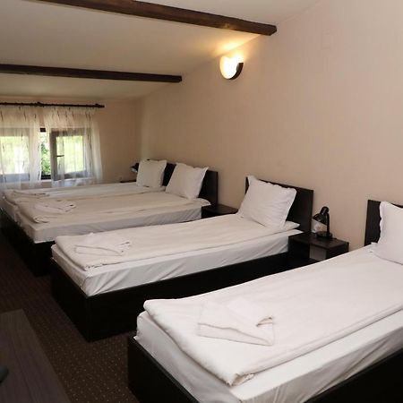 Опълченец Hotel Shipka Eksteriør billede
